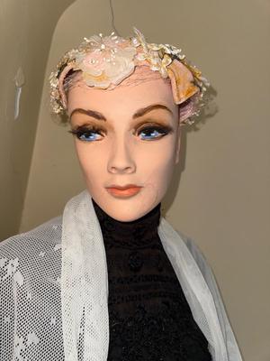 Sale Photo Thumbnail #69: T1-mannequin and clothing