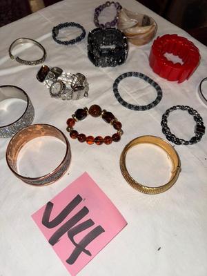 Sale Photo Thumbnail #82: J14-large bracelet lot
