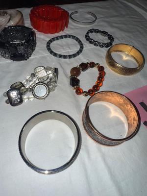 Sale Photo Thumbnail #81: J14-large bracelet lot