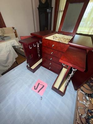 Sale Photo Thumbnail #111: J7-jewelry box with miscellaneous jewelry