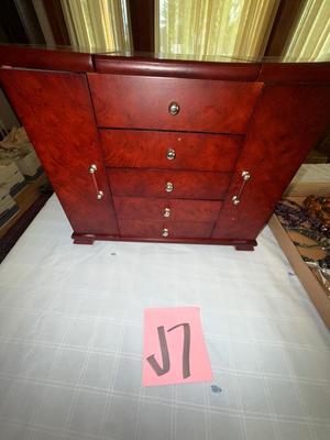Sale Photo Thumbnail #112: J7-jewelry box with miscellaneous jewelry
