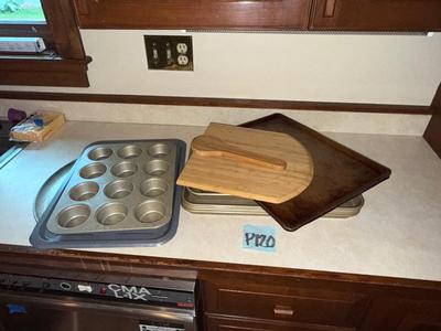 Sale Photo Thumbnail #137: P120-Kitchen items