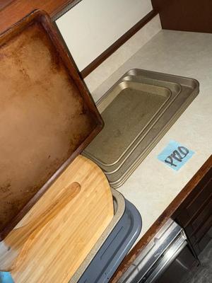 Sale Photo Thumbnail #139: P120-Kitchen items