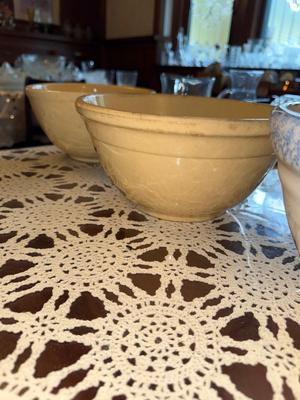 Sale Photo Thumbnail #185: P106-miscellaneous ceramic lot