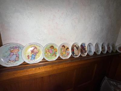 Sale Photo Thumbnail #201: P101-decorative plates
