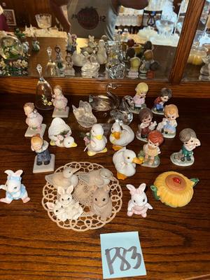 Sale Photo Thumbnail #262: P83-Small figurines