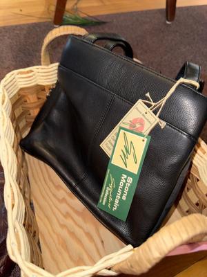 Sale Photo Thumbnail #353: P56-Hnadbags