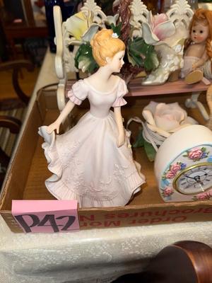 Sale Photo Thumbnail #399: P42-Decor Lot