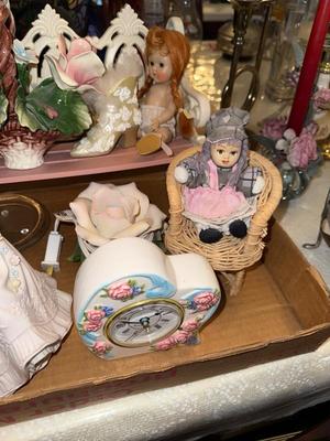 Sale Photo Thumbnail #400: P42-Decor Lot