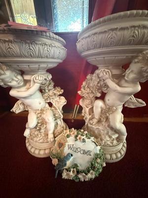 Sale Photo Thumbnail #604: E10-Cherub garden items and umbrella