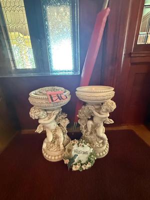 Sale Photo Thumbnail #603: E10-Cherub garden items and umbrella