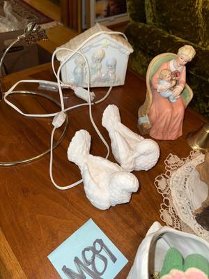 Sale Photo Thumbnail #685: M89-Decor plus small lit items