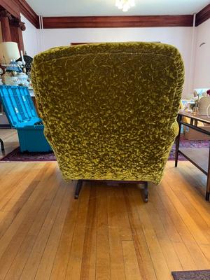 Sale Photo Thumbnail #693: M88-Beautiful rocking Chair

Pictures do not do this piece justice, these are beautiful!