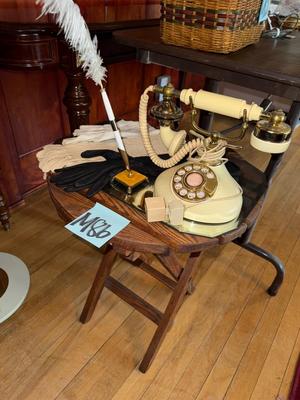 Sale Photo Thumbnail #701: M86-Small table and extras