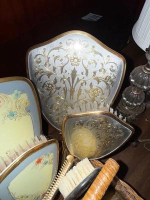 Sale Photo Thumbnail #719: M82-Vanity sets