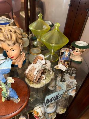 Sale Photo Thumbnail #863: M46-Decor and figurines