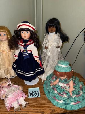 Sale Photo Thumbnail #895: M37-Dolls
