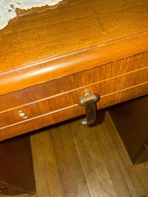 Sale Photo Thumbnail #1016: M6-Small desk