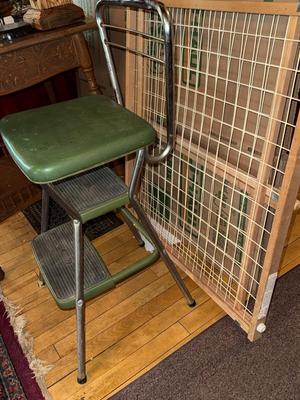 Sale Photo Thumbnail #1039: M1-stool and gate