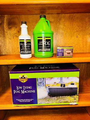 FOG MACHINE WITH FOG JUICE JUST IN TIME FOR HALLOWEEN