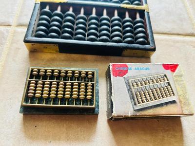 CHINESE ABACUS CALCULATORS
