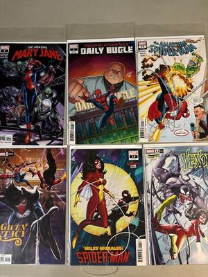 Spider-Man, Mary Jane, Gwen Stacy, Venom