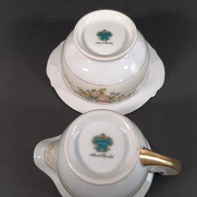 LOT 112: Handpainted Meito N1065A China Dishware