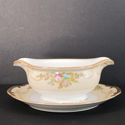 LOT 112: Handpainted Meito N1065A China Dishware