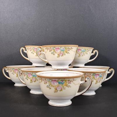 LOT 112: Handpainted Meito N1065A China Dishware