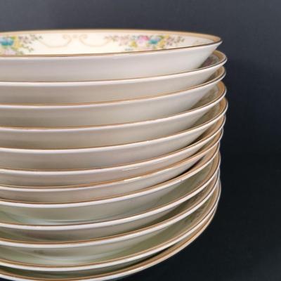 LOT 112: Handpainted Meito N1065A China Dishware