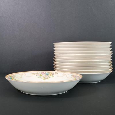 LOT 112: Handpainted Meito N1065A China Dishware