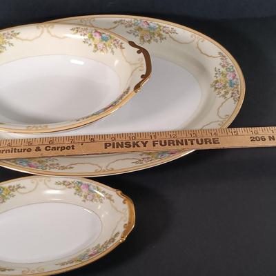 LOT 112: Handpainted Meito N1065A China Dishware