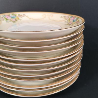 LOT 112: Handpainted Meito N1065A China Dishware