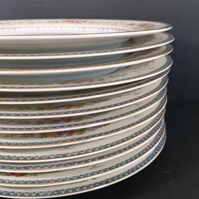 LOT 113: Meito V2144 Handpainted China