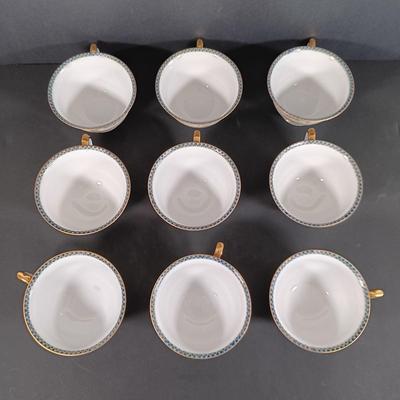 LOT 113: Meito V2144 Handpainted China