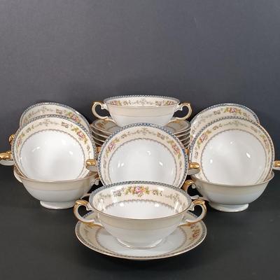LOT 113: Meito V2144 Handpainted China