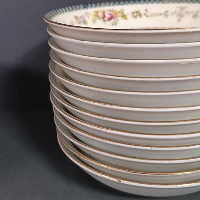 LOT 113: Meito V2144 Handpainted China