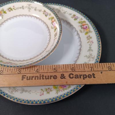 LOT 113: Meito V2144 Handpainted China