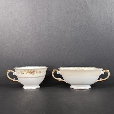 LOT 113: Meito V2144 Handpainted China
