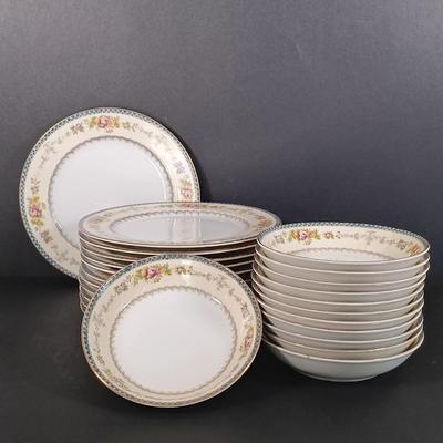 LOT 113: Meito V2144 Handpainted China