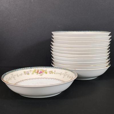 LOT 113: Meito V2144 Handpainted China