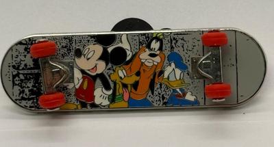 Disney Trading Pin Skateboard Mickey Mouse Donald Pluto Goofy