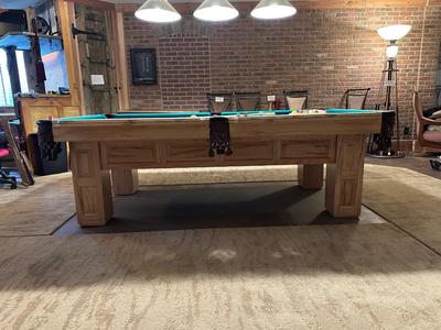 BEAUTIFUL CUSTOM MADE WORMY MAPLE SLATE POOL TABLE IN EXCELLENT CONDITION