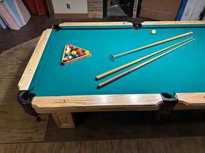 BEAUTIFUL CUSTOM MADE WORMY MAPLE SLATE POOL TABLE IN EXCELLENT CONDITION