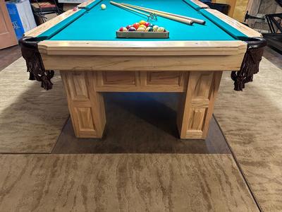 BEAUTIFUL CUSTOM MADE WORMY MAPLE SLATE POOL TABLE IN EXCELLENT CONDITION