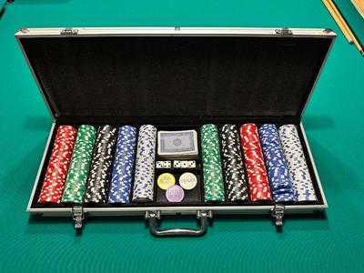 DELUXE POKER GAME SET