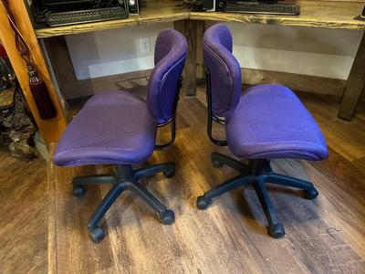 2 ADJUSTABLE GAMING CHAIRS