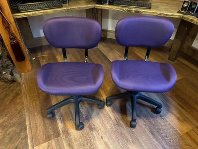 2 ADJUSTABLE GAMING CHAIRS