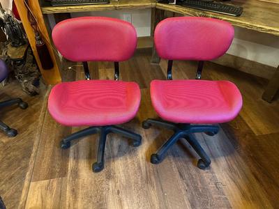 2 ADJUSTABLE GAMING CHAIRS