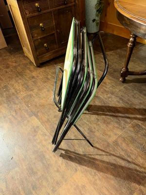 4 TV TRAYS WITH A STAND